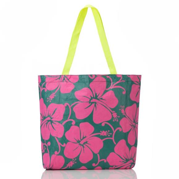 NEW ALOHA COLLECTION women's hana hou rvs tote in multi - Picture 1 of 2